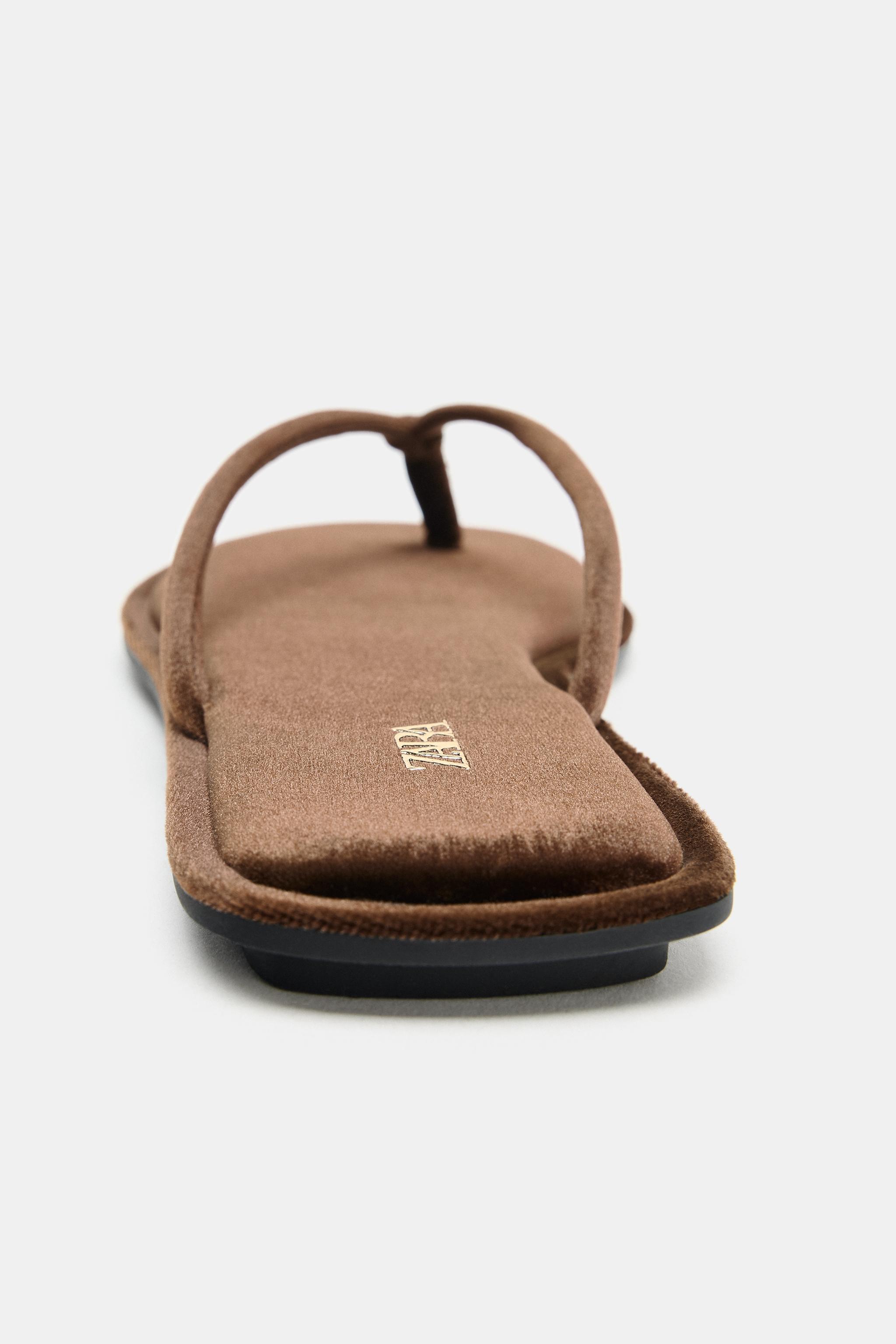 VELVET EFFECT FLAT SANDALS